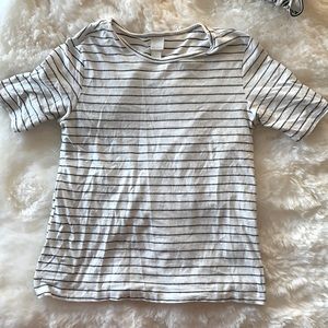 Stripped white T-shirt